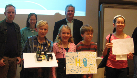 web-Winning team and judges (2)