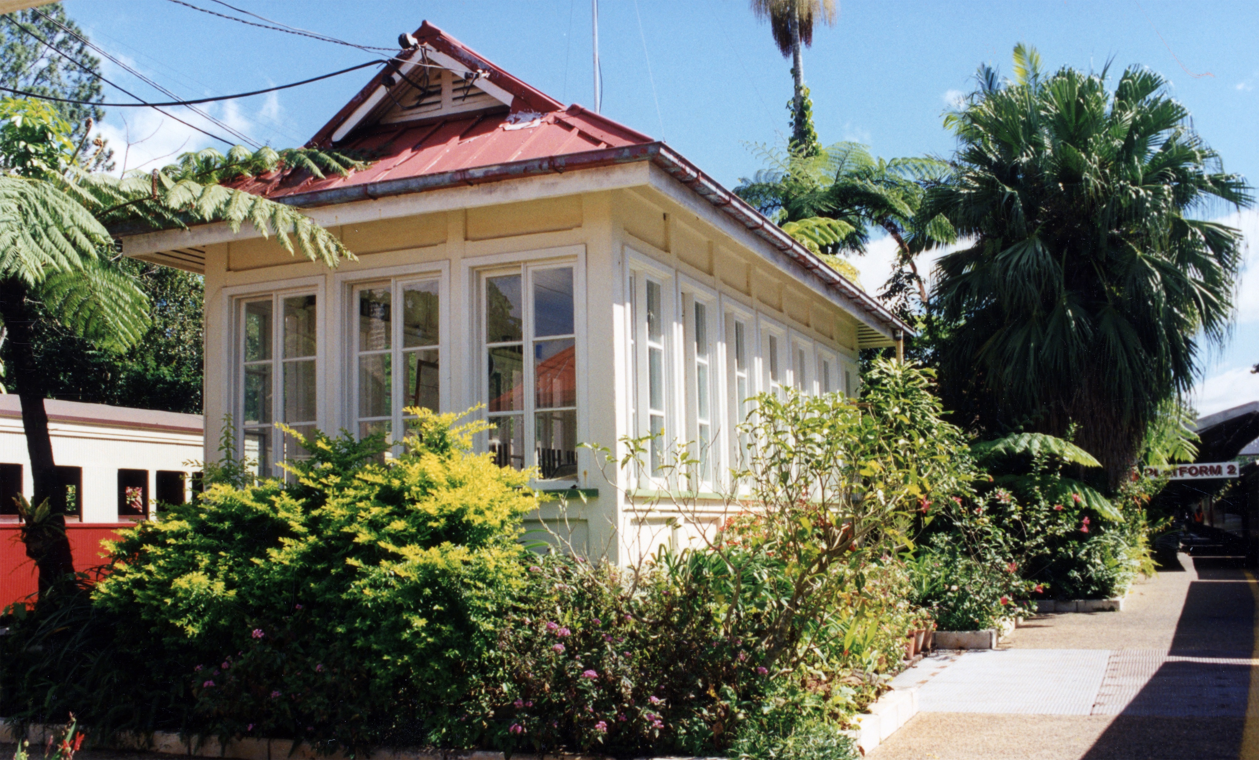 Competitive Hedge – How a competition helped Queensland’s railway stations transform from barren to beautiful